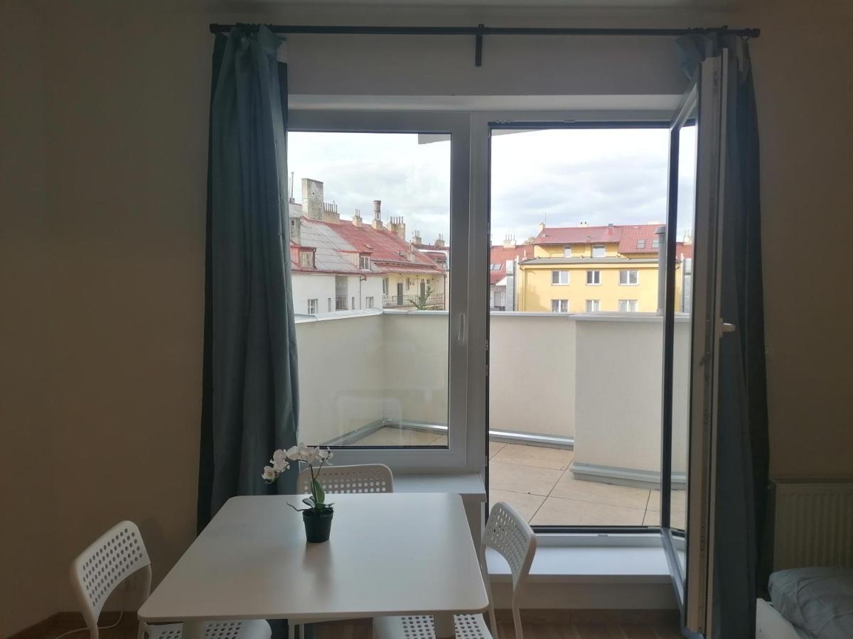 Brand New Studio Apartment # 45 With Free Parking In The City Center - Prague — Photos 2